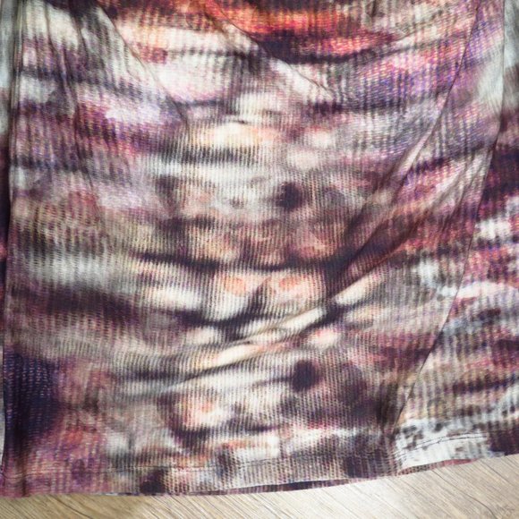 Stretchy Bodycon Printed Dress - Picture 3 of 8